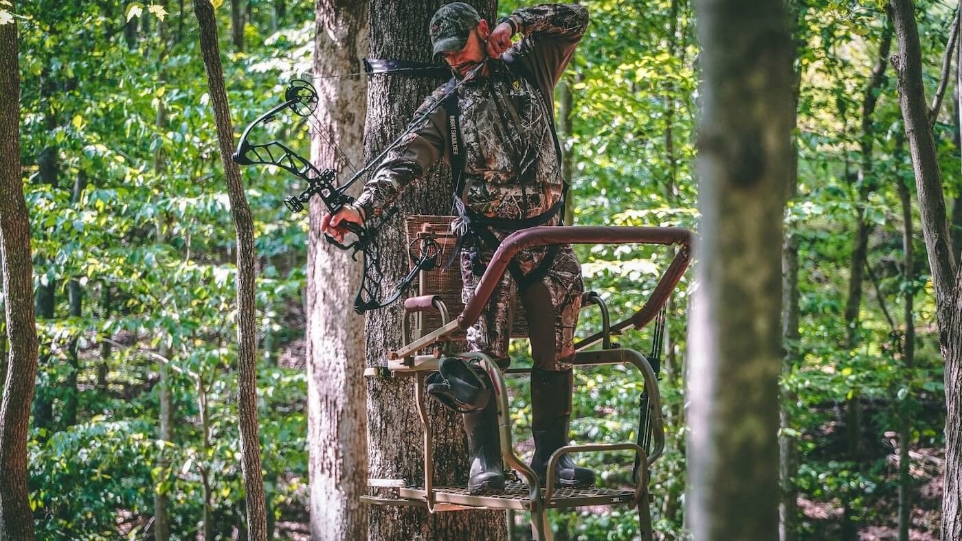 Bear Archery compound bow and archery equipment